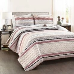 Southwest Stripe Quilt & Sham Set Red/Neutral - Lush Décor -Lush Decor Store GUEST 7138890f 5ff0 4661 b053 3b4deb7196f1